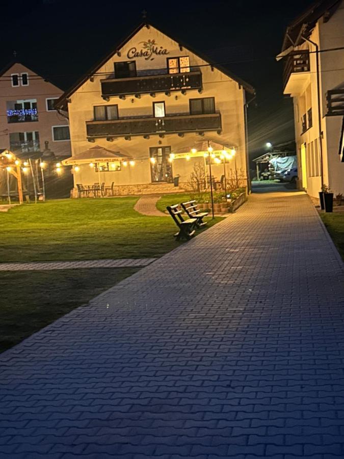 Casa Mia Hotel Moeciu De Sus Bagian luar foto