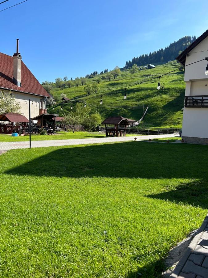 Casa Mia Hotel Moeciu De Sus Bagian luar foto