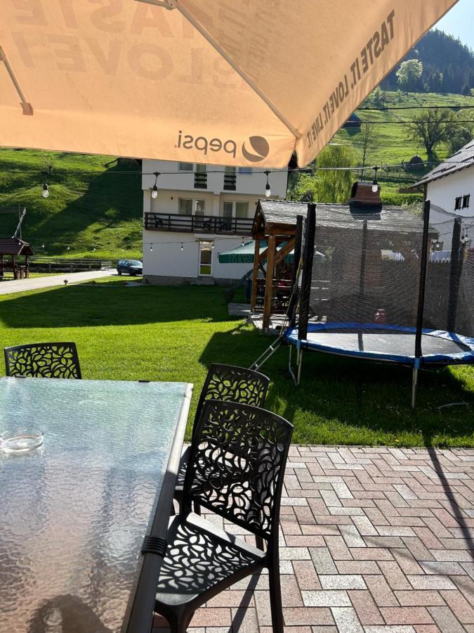 Casa Mia Hotel Moeciu De Sus Bagian luar foto