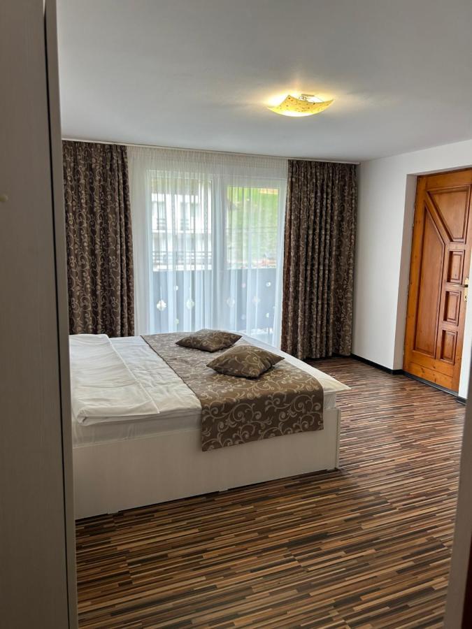 Casa Mia Hotel Moeciu De Sus Bagian luar foto