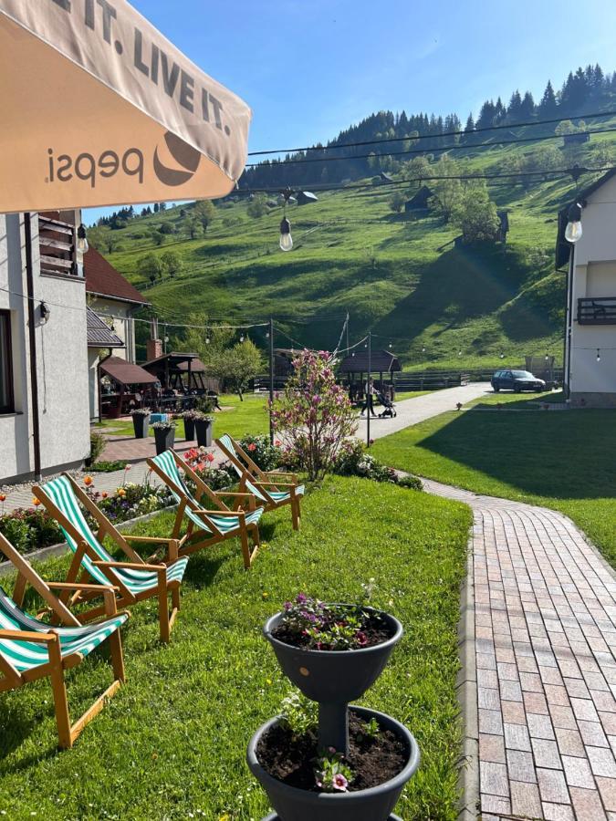Casa Mia Hotel Moeciu De Sus Bagian luar foto