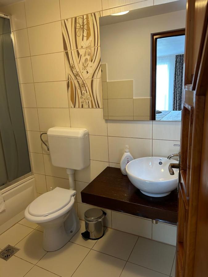 Casa Mia Hotel Moeciu De Sus Bagian luar foto