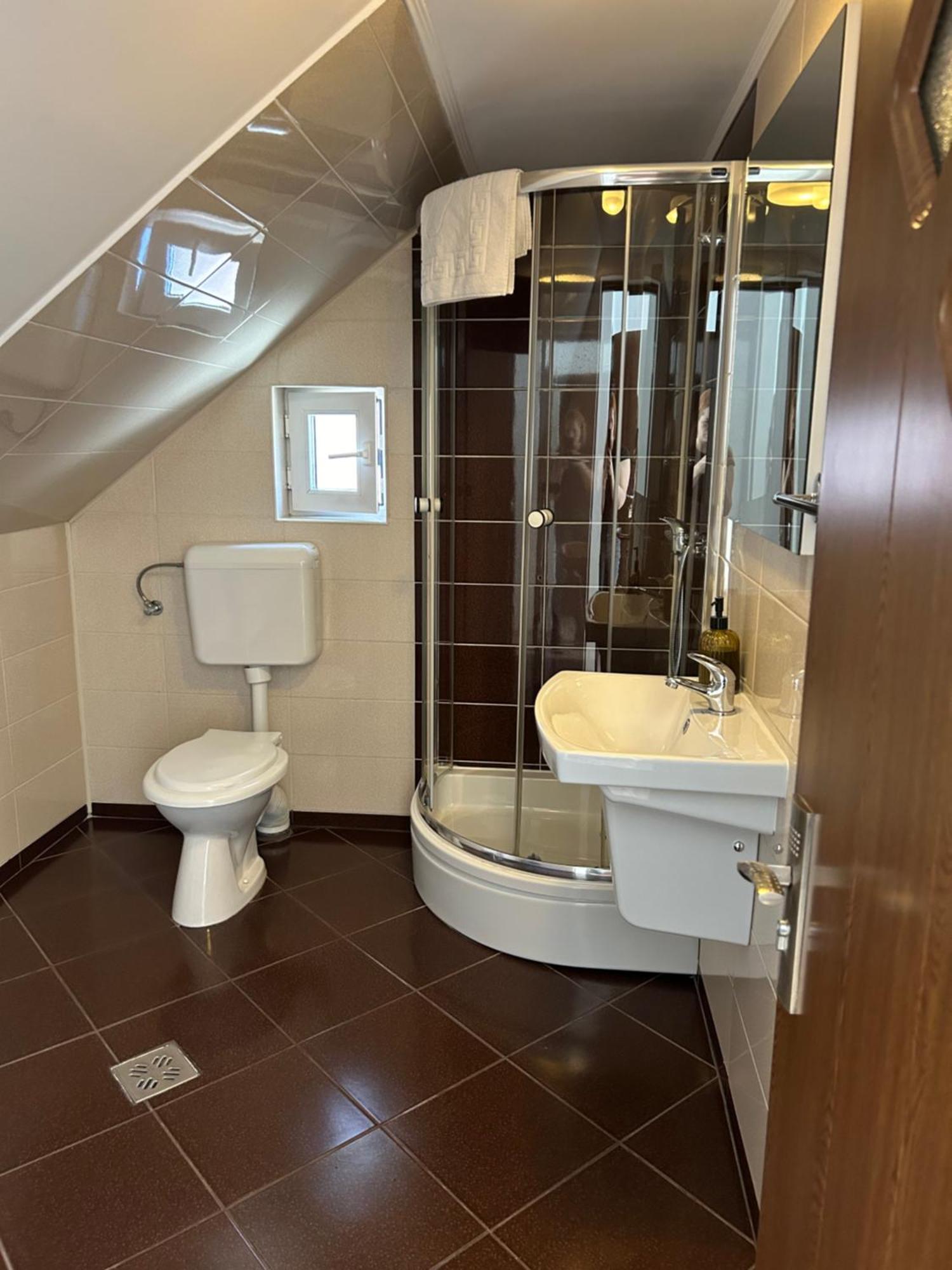 Casa Mia Hotel Moeciu De Sus Bagian luar foto