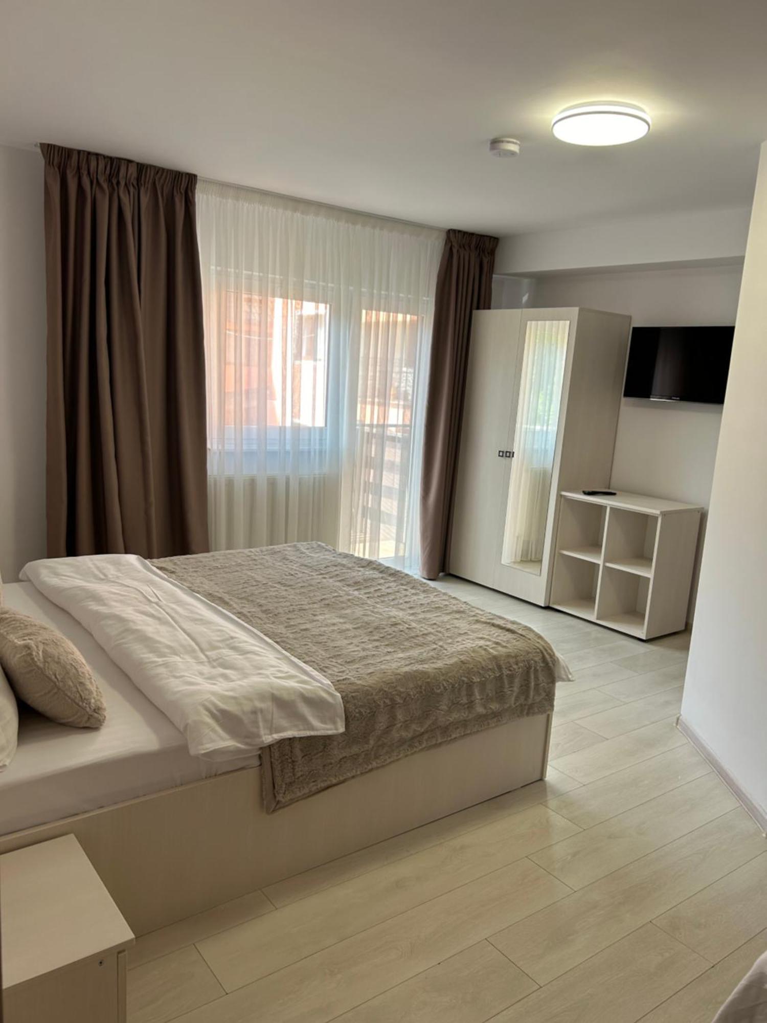Casa Mia Hotel Moeciu De Sus Bagian luar foto