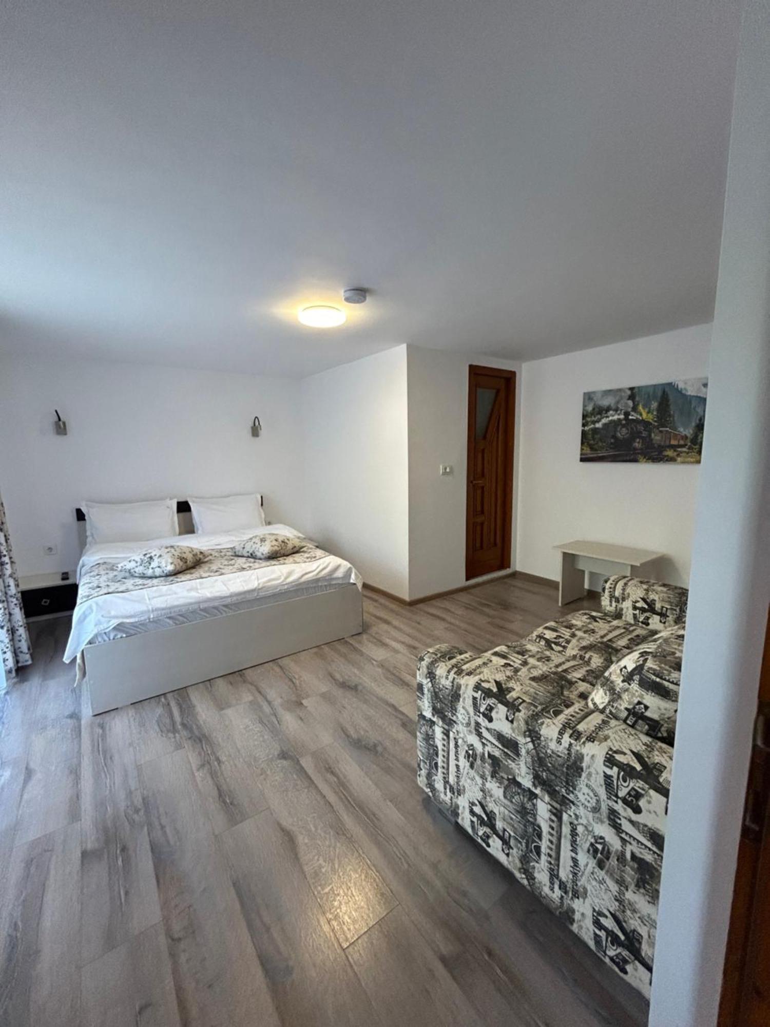 Casa Mia Hotel Moeciu De Sus Bagian luar foto